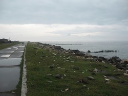 Поти. Дождливым утром на берегу моря.