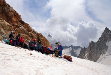 Фото 17. Вид с седловины перевала Грановского в сторону ГКХ.