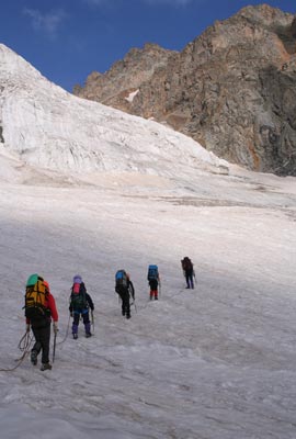 Фото 22. Подход под правый (по ходу) ледопад Гумачи.