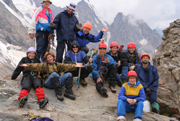 Фото 25. Перевал Гумачи. Группа у перевального тура.