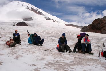 Фото 35. На ледовых полях Эльбруса.