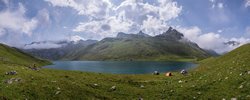 Панорама озера Кяфар с нашим лагерем возле северной оконечности озера.