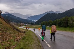 Последние километры пути. Впереди уже видны отели Верхнего Архыза.