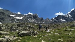 В начале подъёма от озера Турье к перевалу Турий (Двойной Северный).