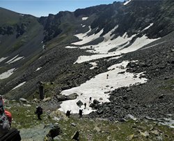 Спуск с перевала Московский на террасу.