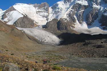 Фото 30. Лагерь под ледником Кельдыке Западный