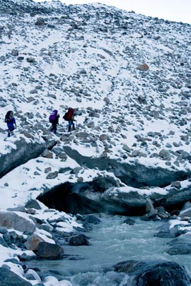 Фото 51. Переход через реку Бороко по ледяному мосту