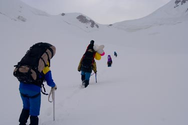 Фото 71. Подъём на перевал Васильева